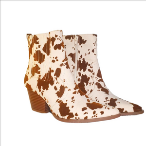 QUPID Cowgirl Coastal Core Cow Print Brown Western Pointed Toe Bootie Women's 7